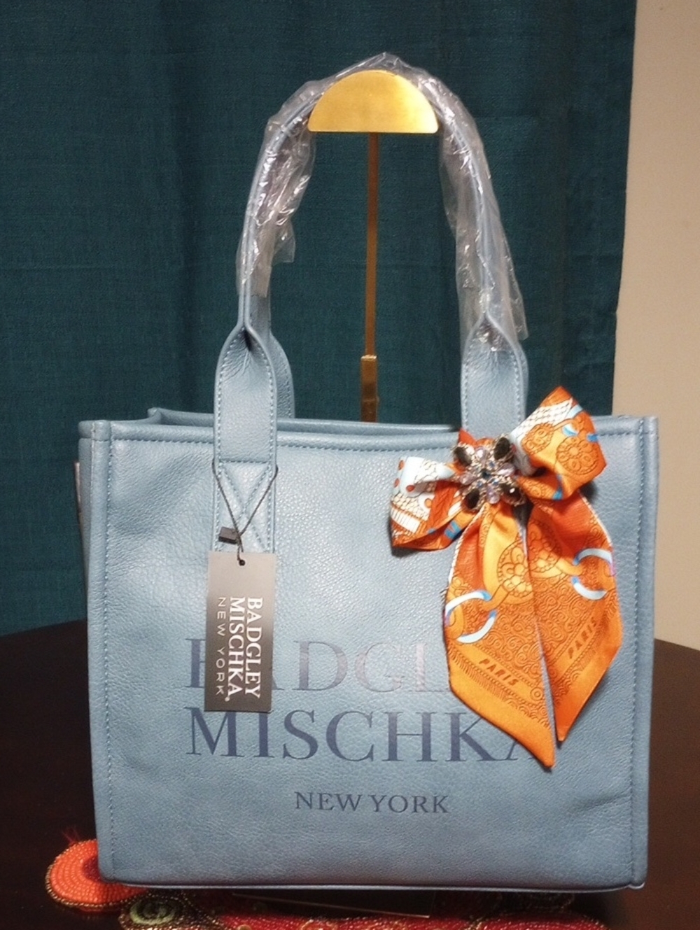 Elle Tote w/Brooch And Scarf - Picture 5 of 16